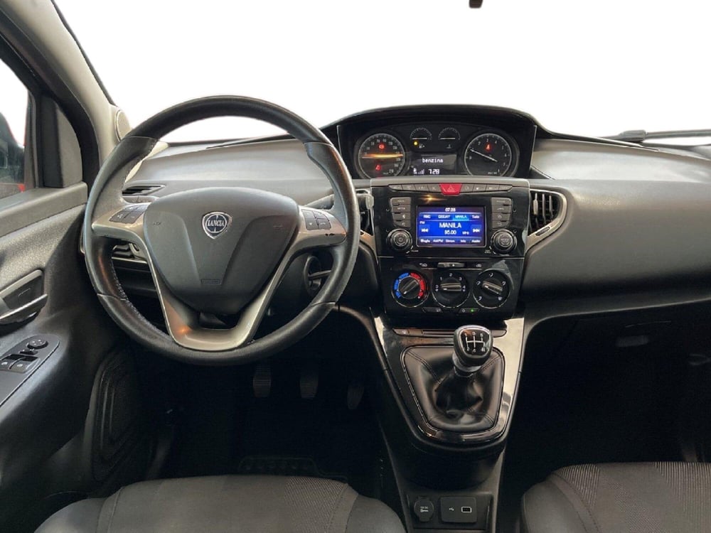Lancia Ypsilon usata a Torino (11)