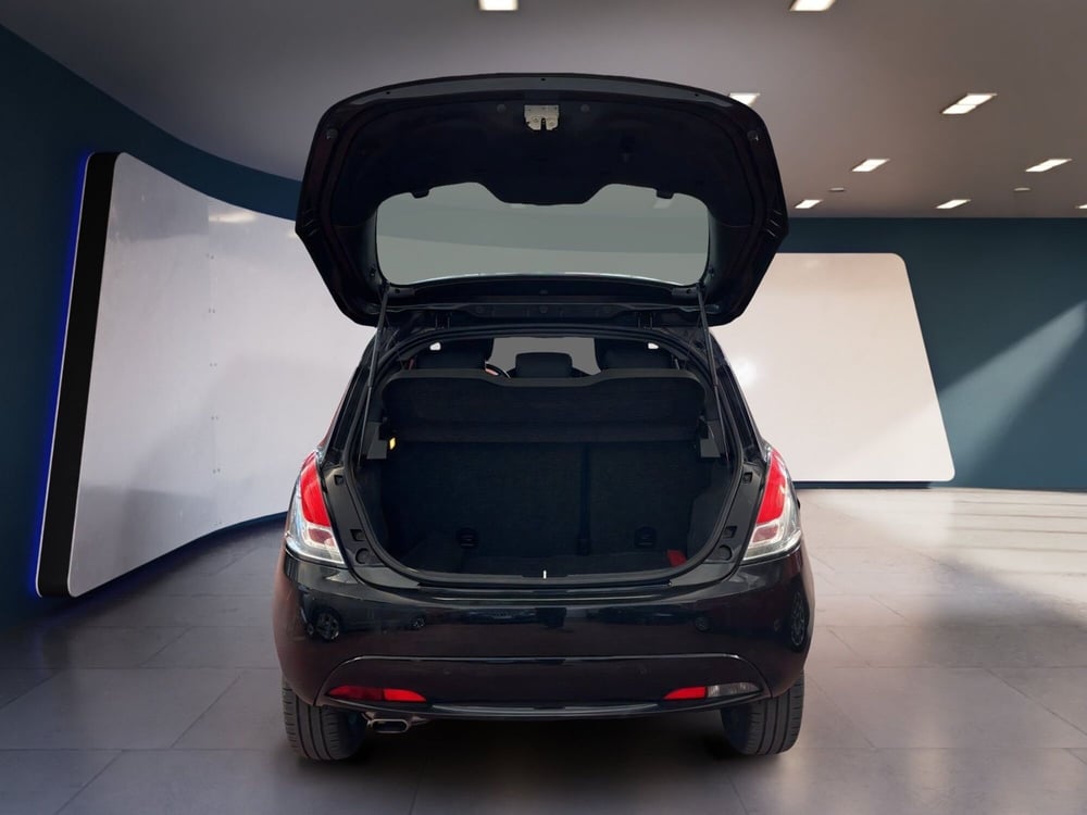 Lancia Ypsilon usata a Torino (7)
