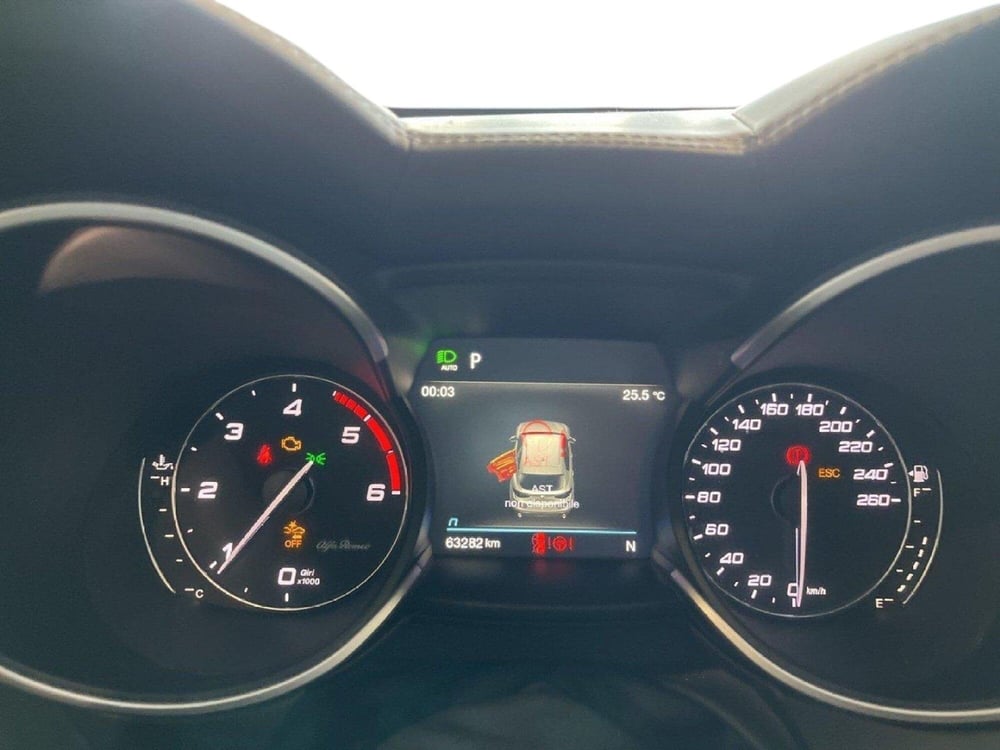 Alfa Romeo Stelvio usata a Torino (14)