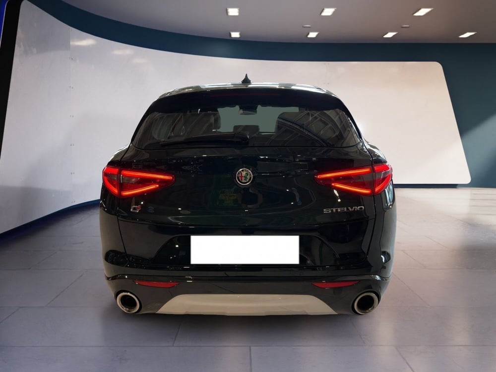 Alfa Romeo Stelvio usata a Torino (6)