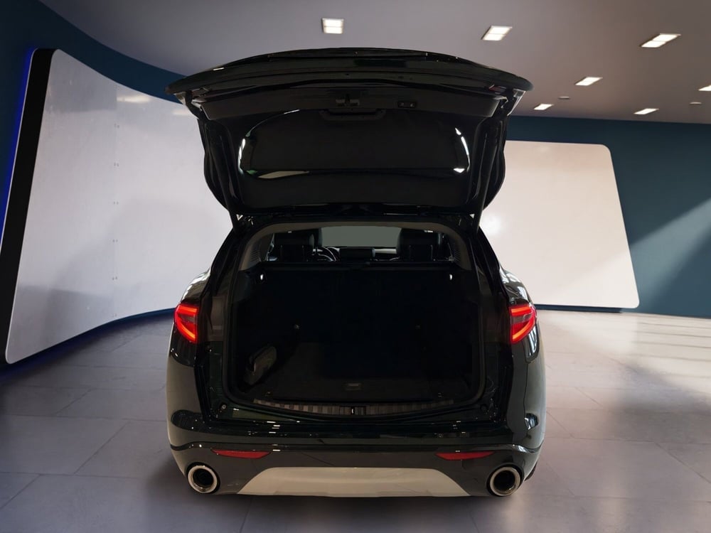 Alfa Romeo Stelvio usata a Torino (7)