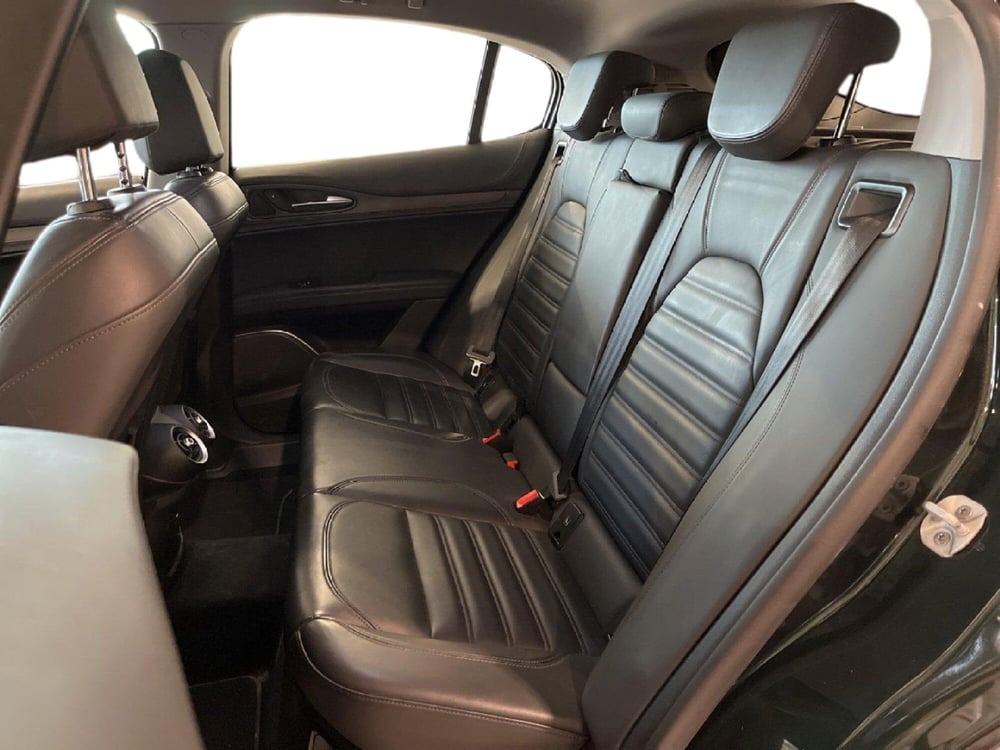 Alfa Romeo Stelvio usata a Torino (9)