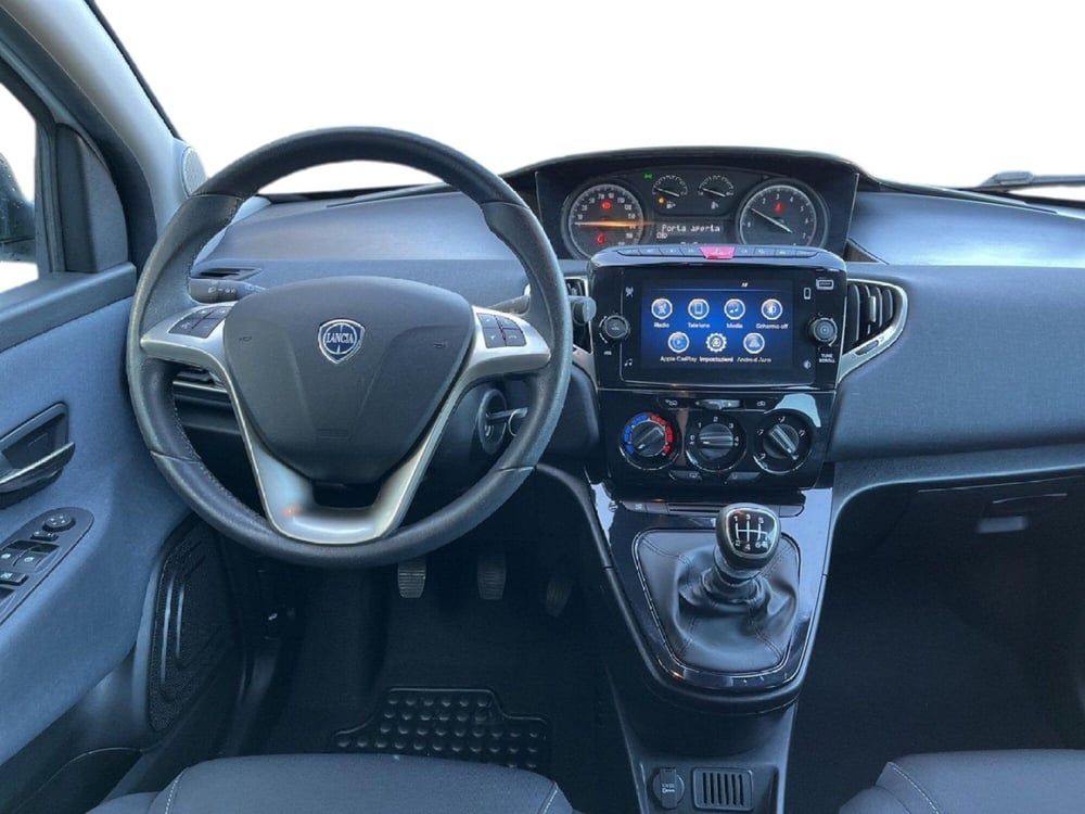 Lancia Ypsilon usata a Torino (11)