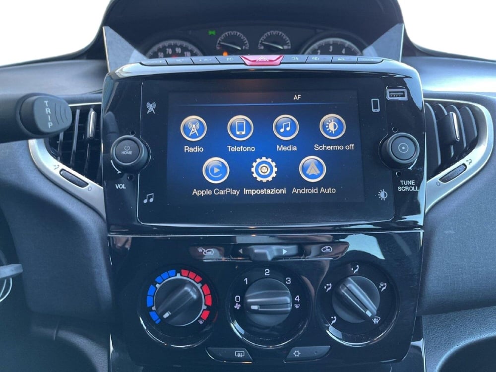 Lancia Ypsilon usata a Torino (14)