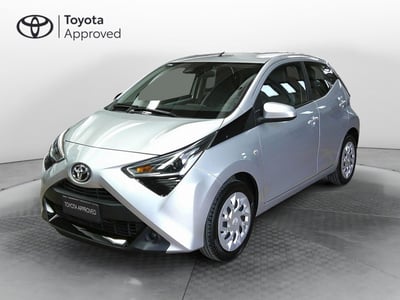 Toyota Aygo Connect 1.0 VVT-i 72 CV 5 porte x-play del 2021 usata a Montebelluna