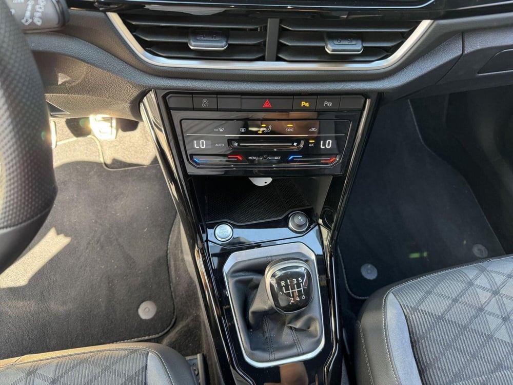 Volkswagen T-Roc usata a Pistoia (14)