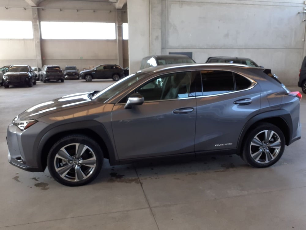 Lexus UX usata a Cremona (5)