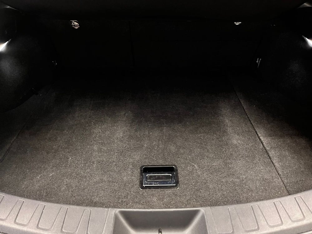 Lexus UX usata a Cremona (7)