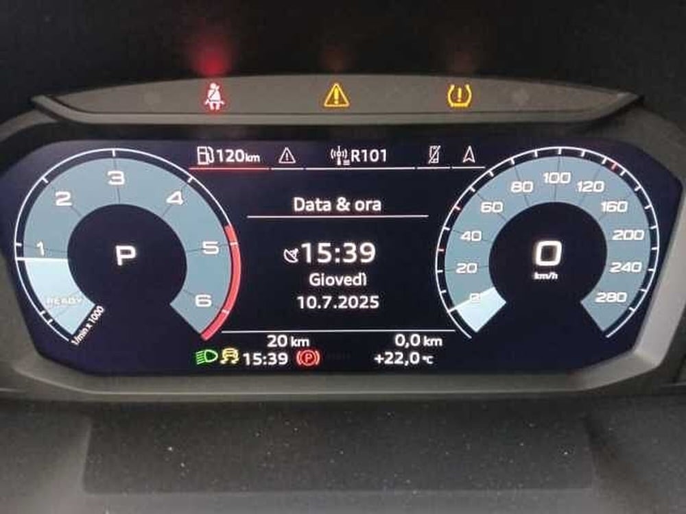 Audi Q3 nuova a Lucca (17)