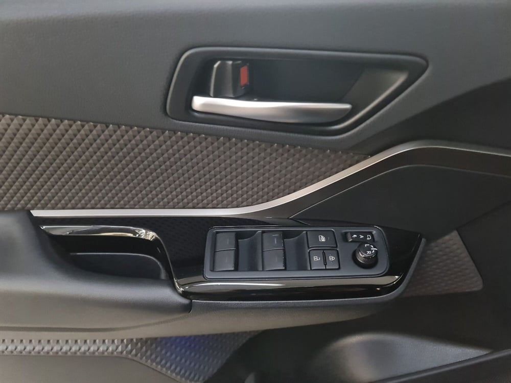 Toyota Toyota C-HR usata a Bologna (13)