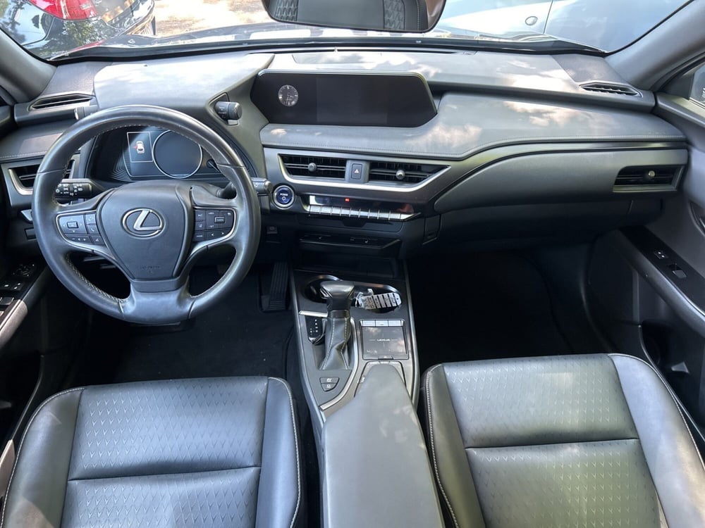 Lexus UX usata a Bologna (10)