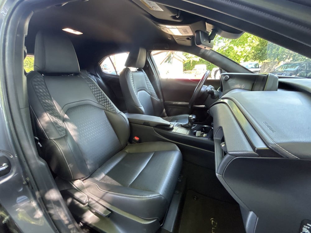 Lexus UX usata a Bologna (11)