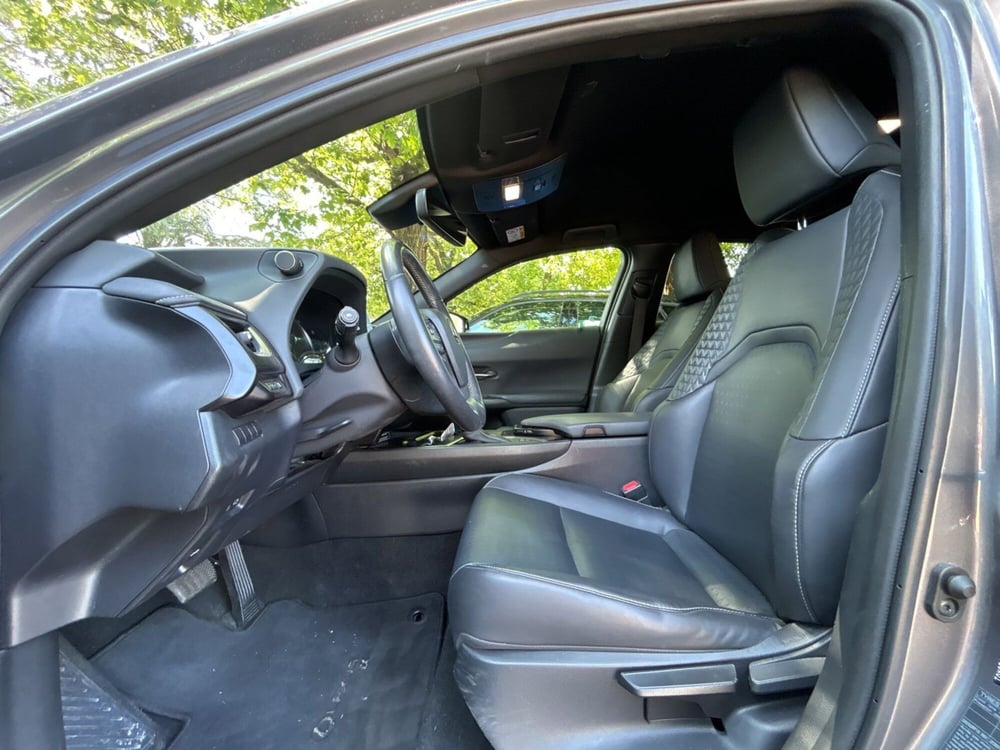 Lexus UX usata a Bologna (8)