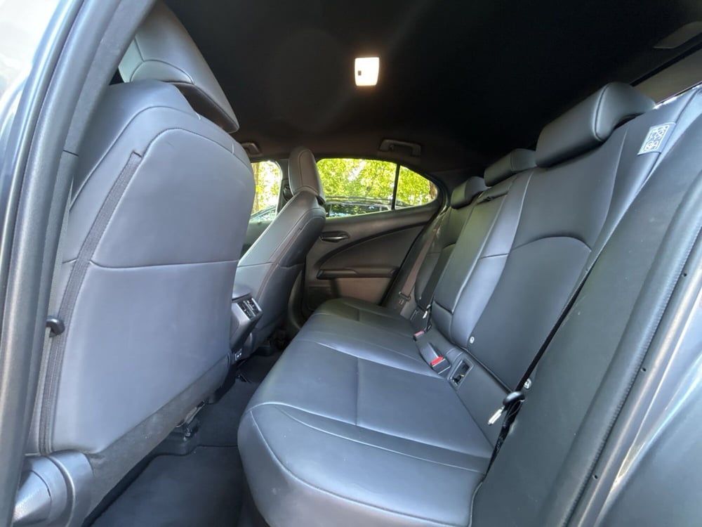 Lexus UX usata a Bologna (9)