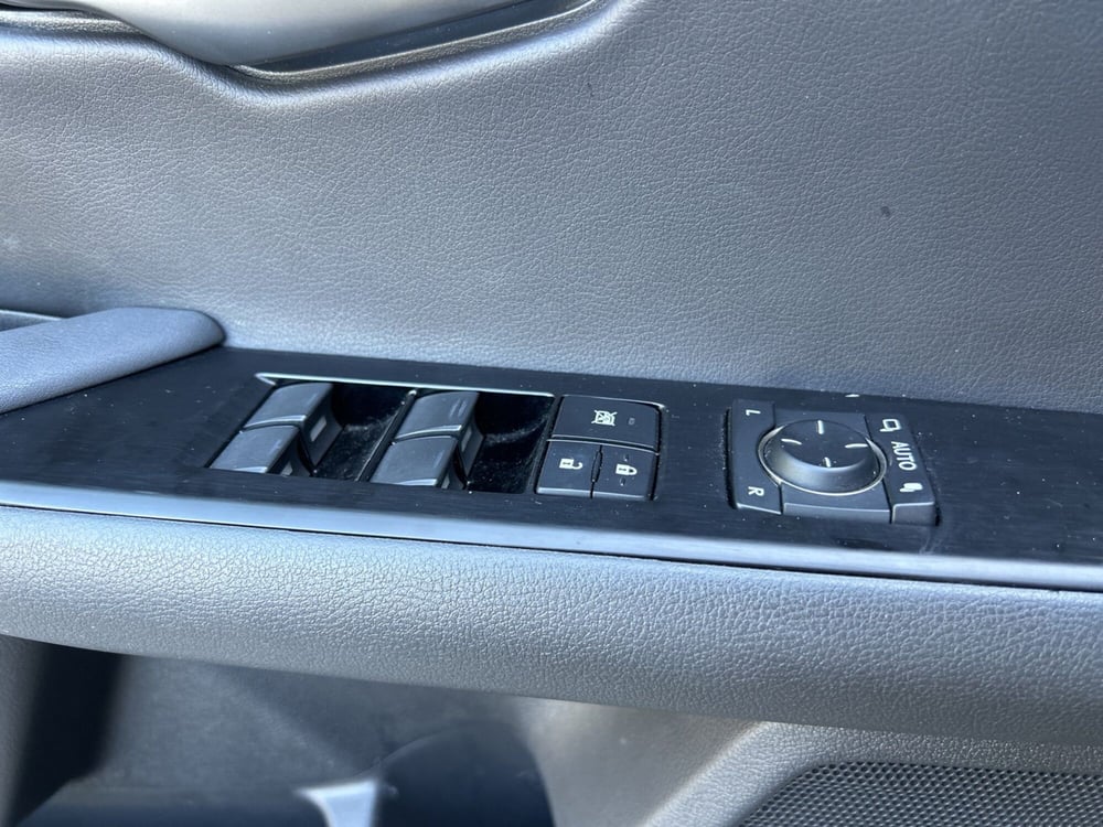 Lexus UX usata a Bologna (15)