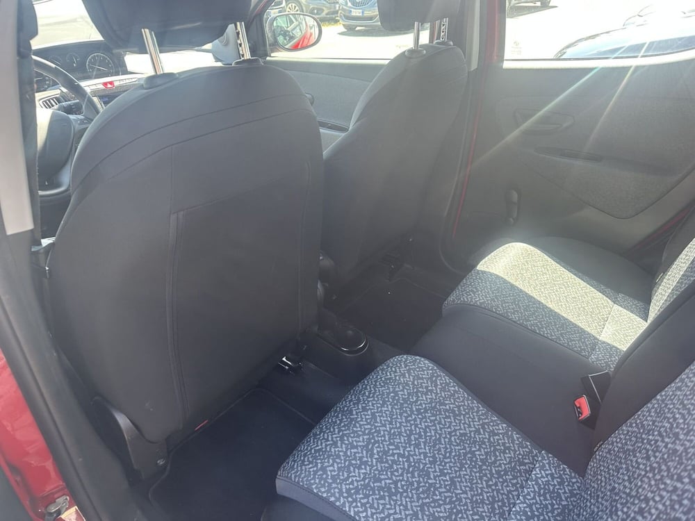 Lancia Ypsilon usata a Milano (13)