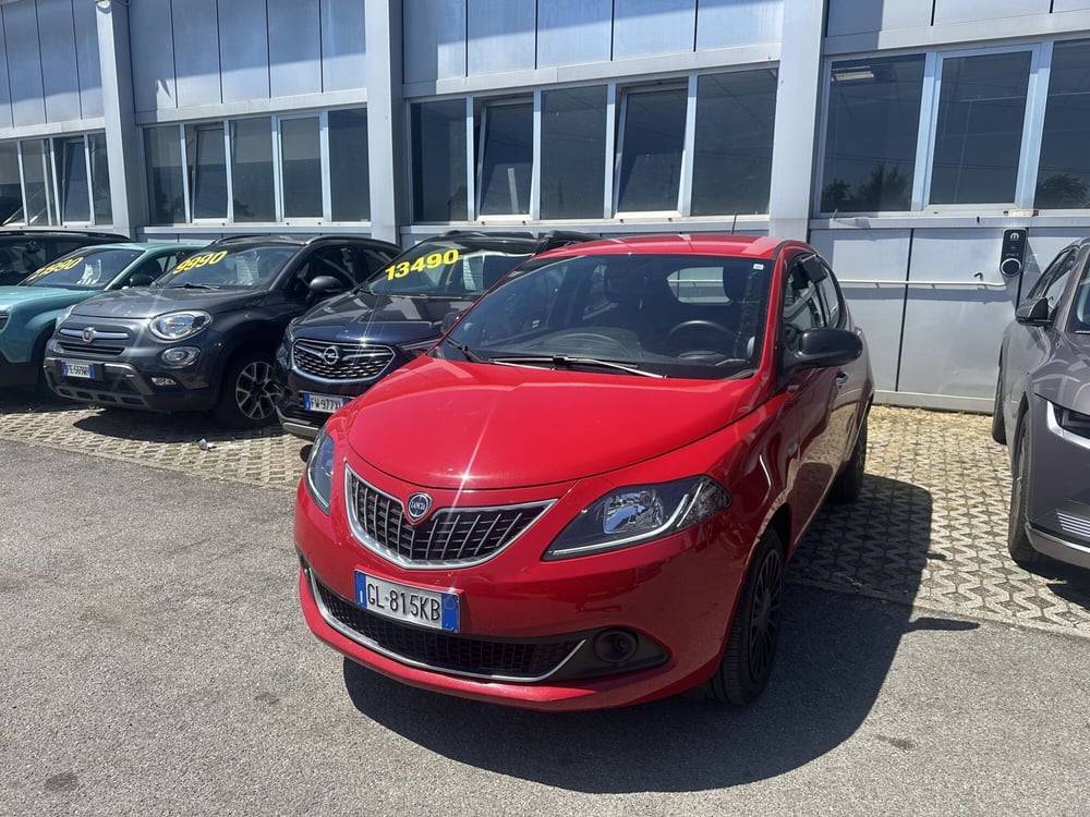 Lancia Ypsilon usata a Milano (3)