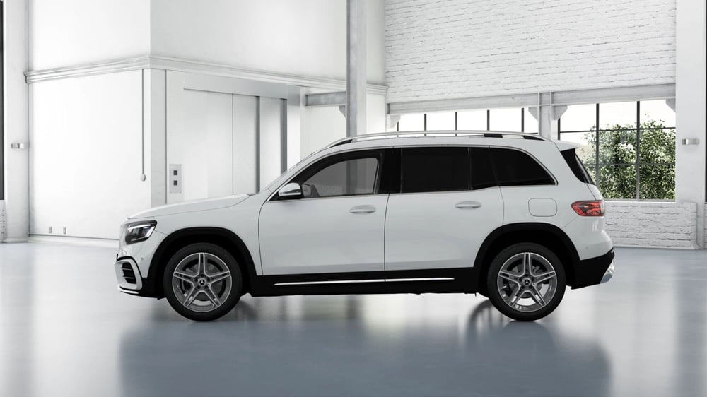 Mercedes-Benz GLB nuova a Pescara (2)