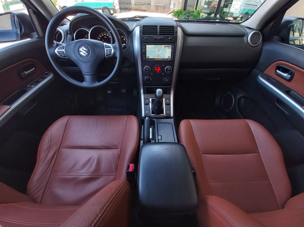 Suzuki Grand Vitara usata a Milano (8)