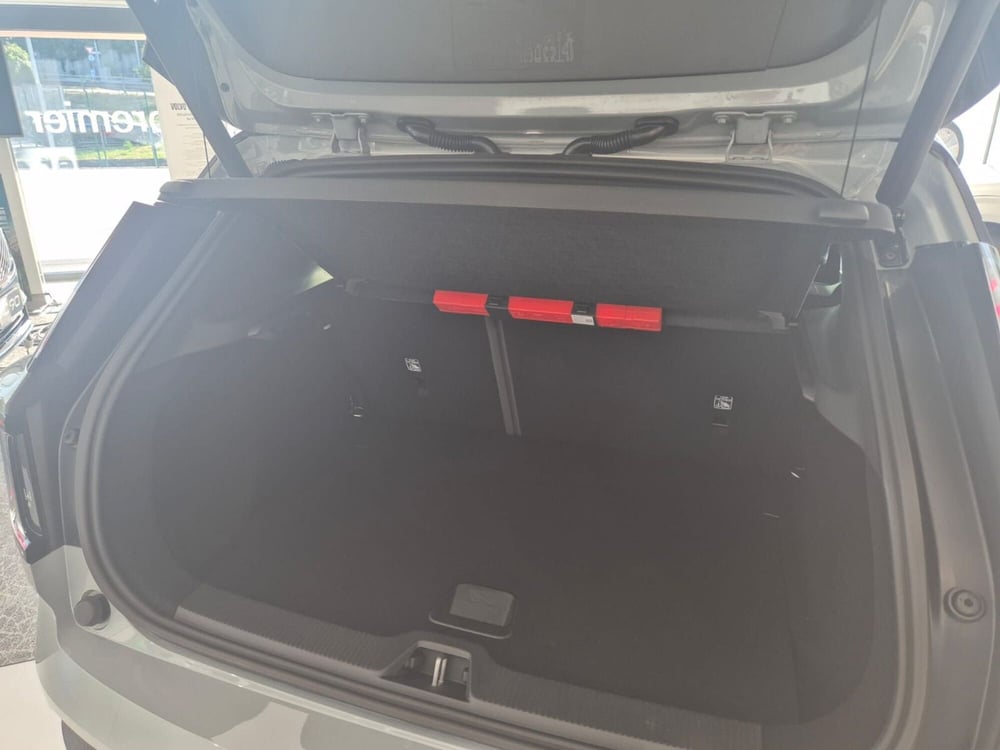 Volvo EX30 Cross Country nuova a Como (7)
