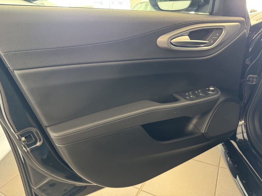 Alfa Romeo Giulia usata a Messina (7)