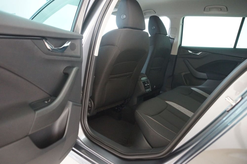 Skoda Kamiq nuova a Torino (13)