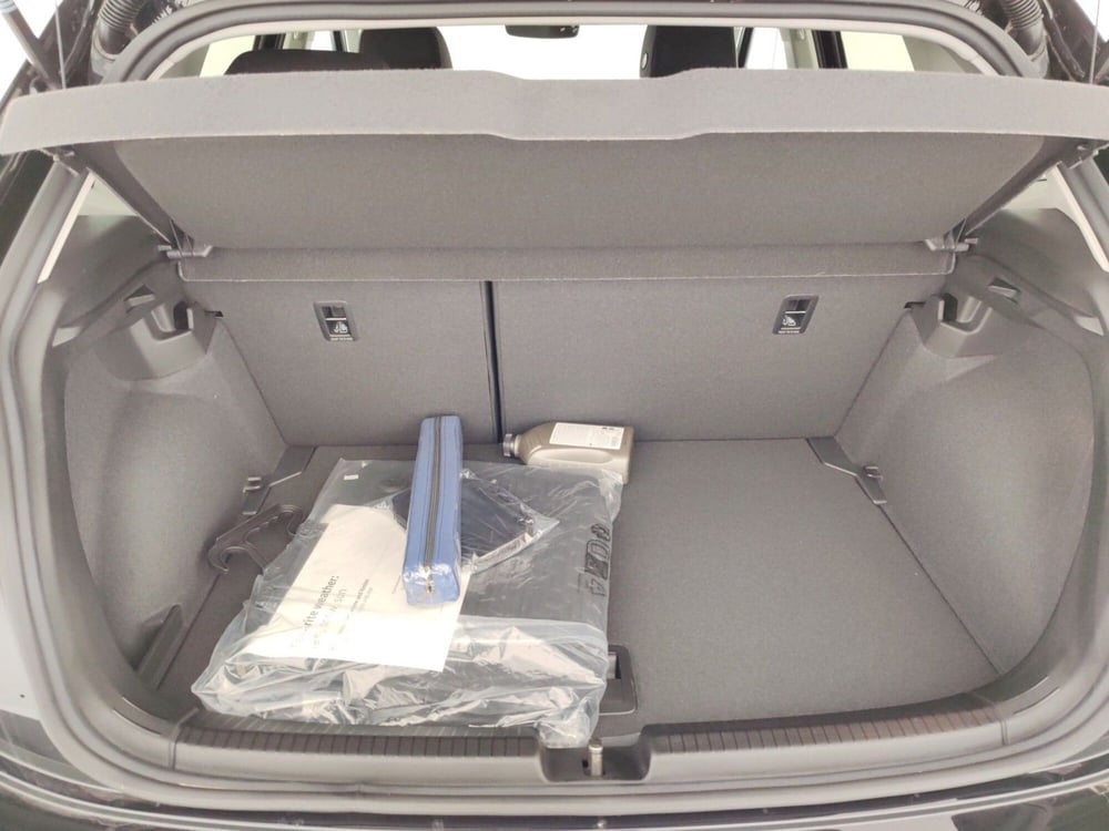 Volkswagen Polo nuova a Massa-Carrara (16)