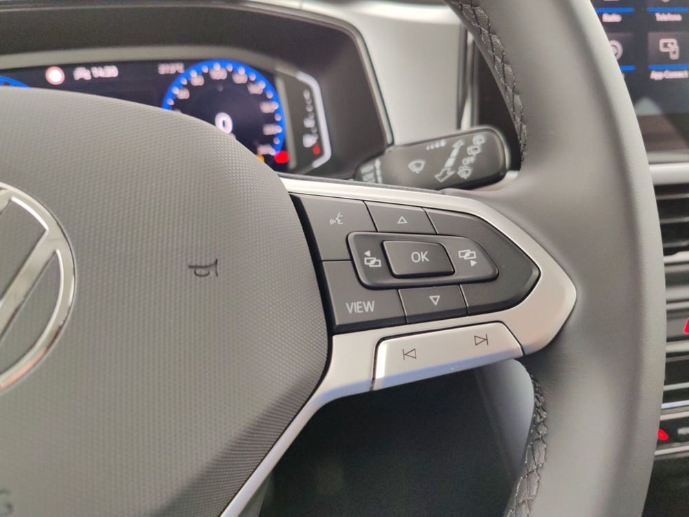 Volkswagen T-Roc nuova a Massa-Carrara (13)