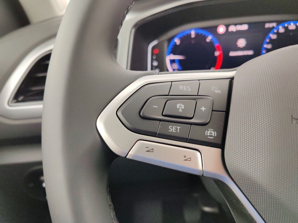 Volkswagen T-Roc nuova a Massa-Carrara (14)