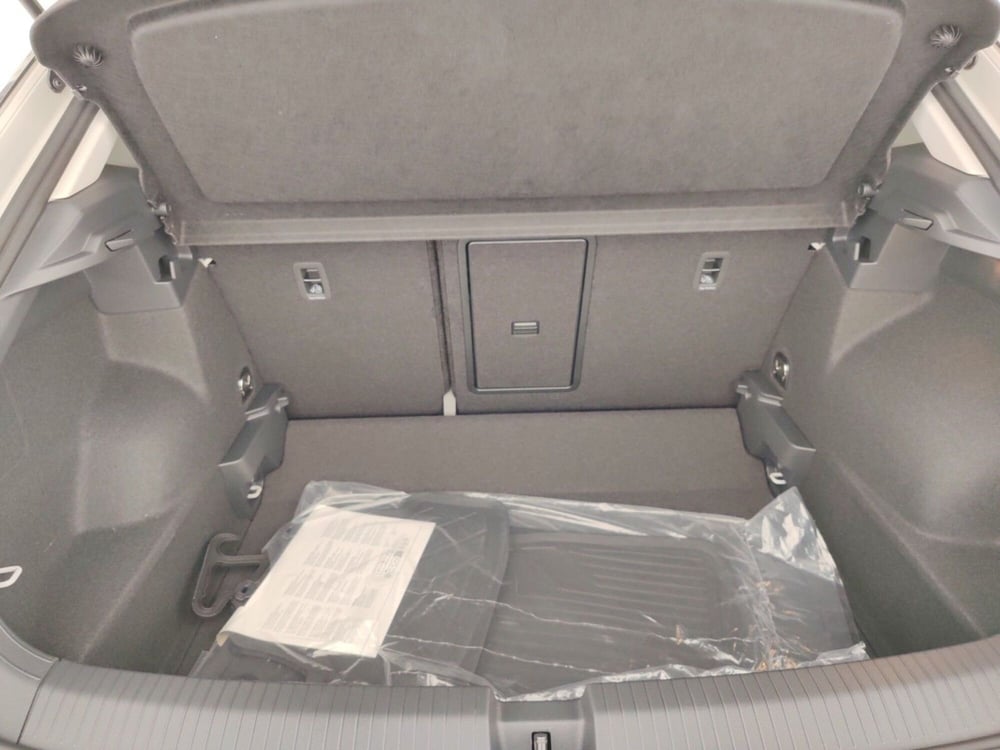 Volkswagen T-Roc nuova a Massa-Carrara (16)