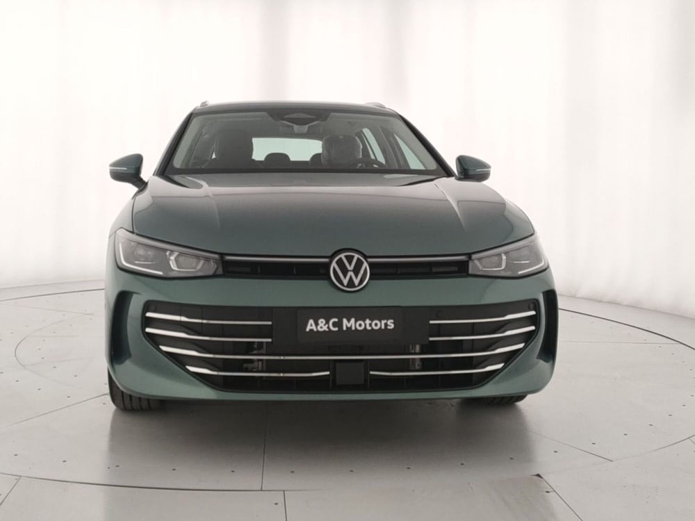Volkswagen Passat nuova a Napoli (2)
