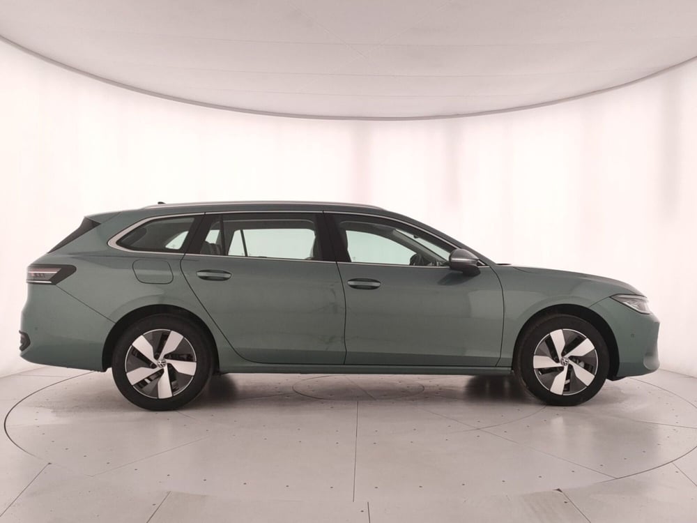 Volkswagen Passat nuova a Napoli (3)