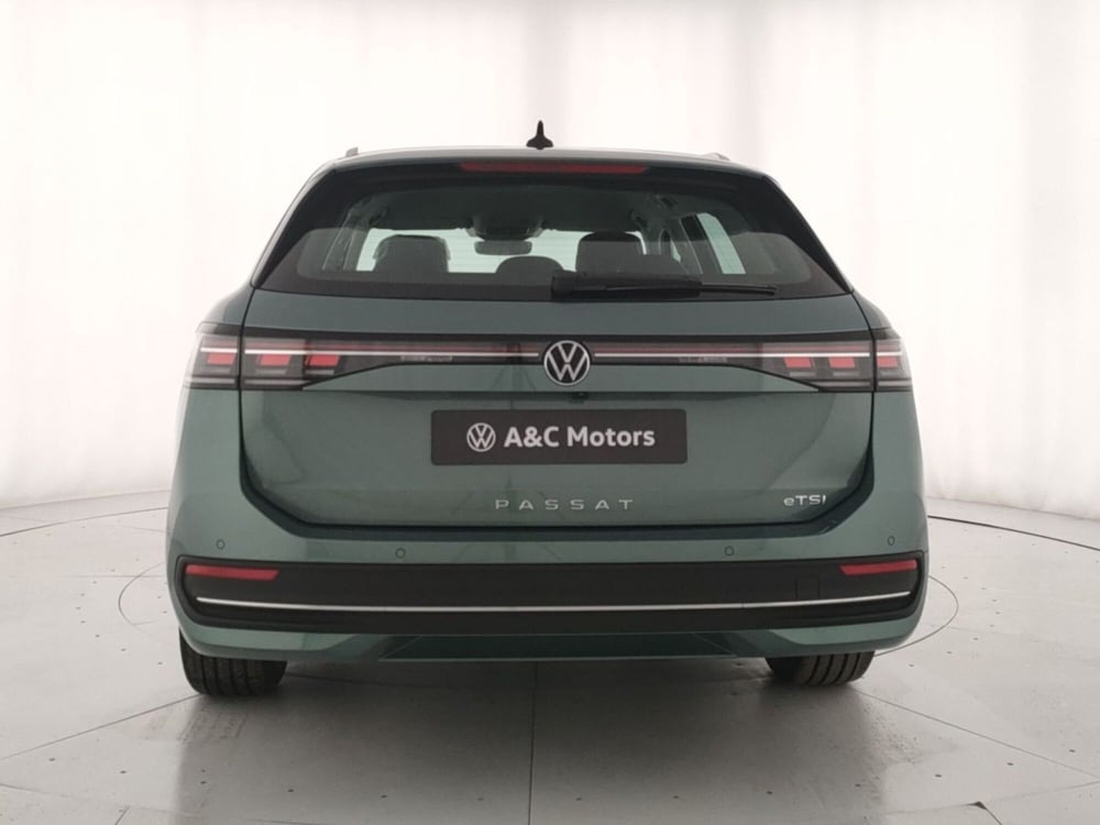 Volkswagen Passat nuova a Napoli (4)