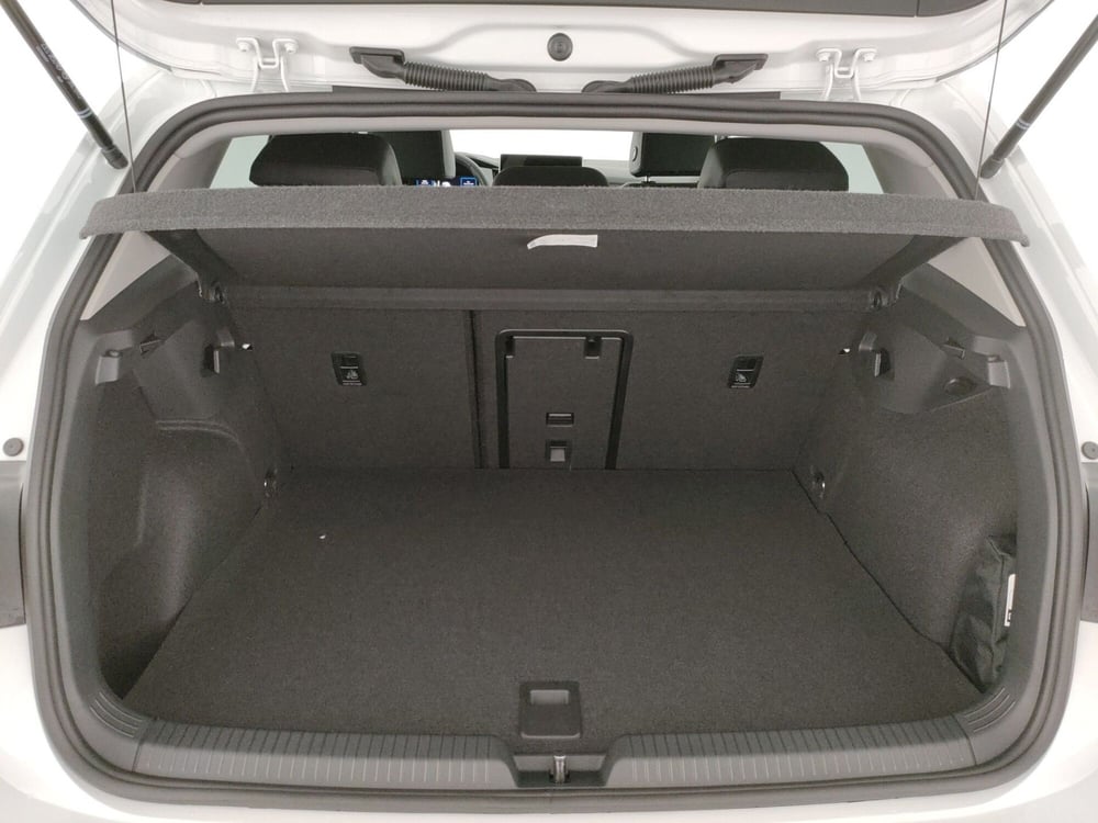 Volkswagen Golf nuova a Napoli (16)