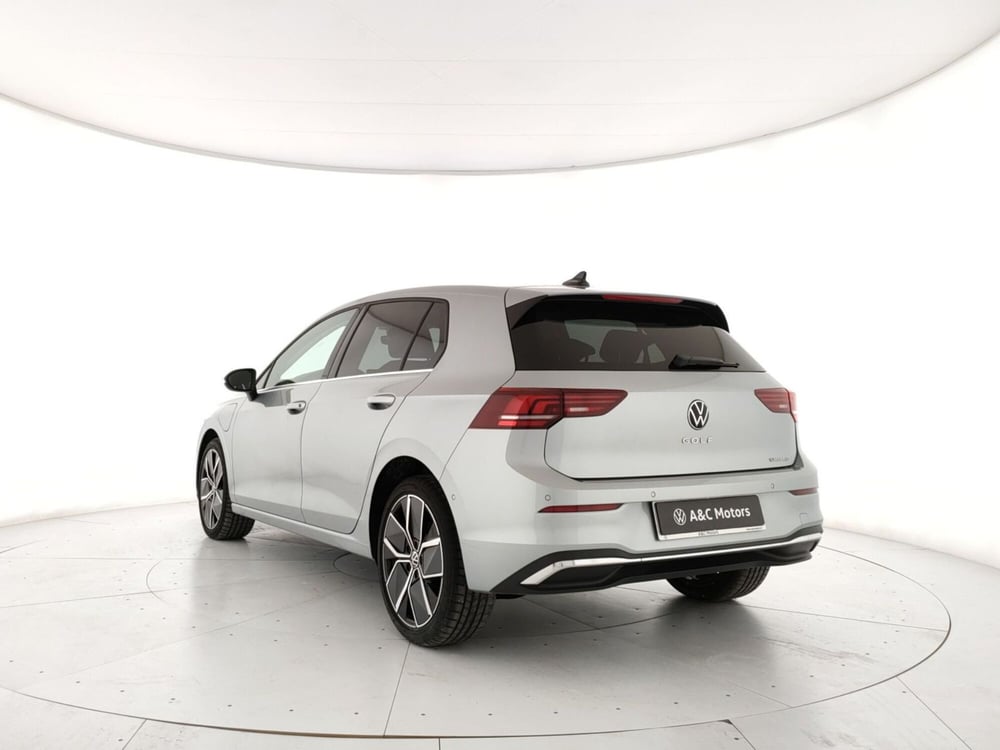 Volkswagen Golf nuova a Napoli (4)
