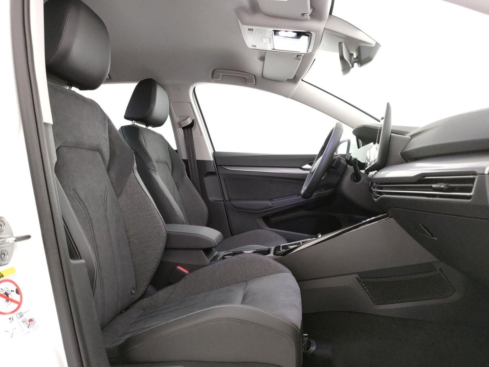 Volkswagen Golf nuova a Napoli (6)