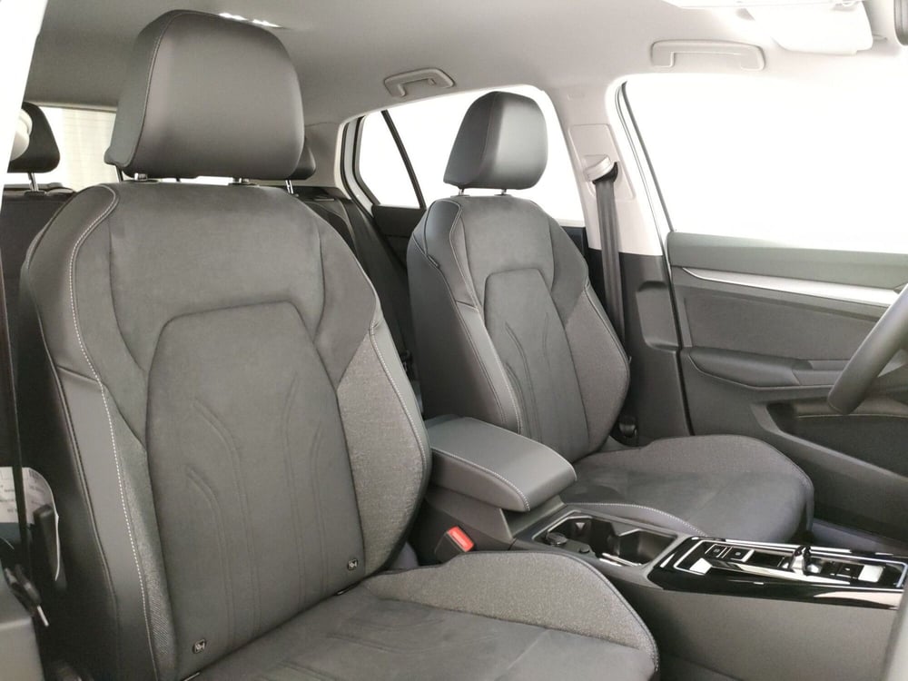 Volkswagen Golf nuova a Napoli (8)