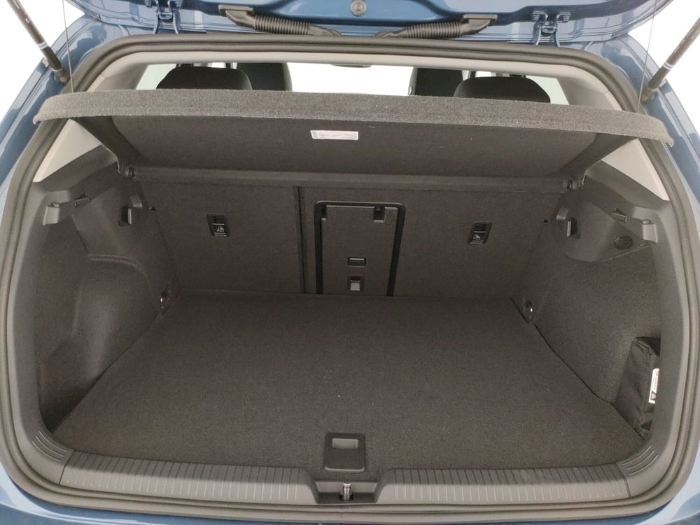 Volkswagen Golf nuova a Napoli (10)