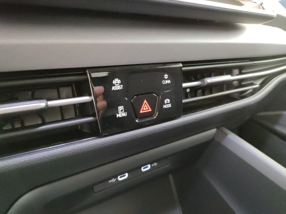 Volkswagen Golf nuova a Napoli (15)