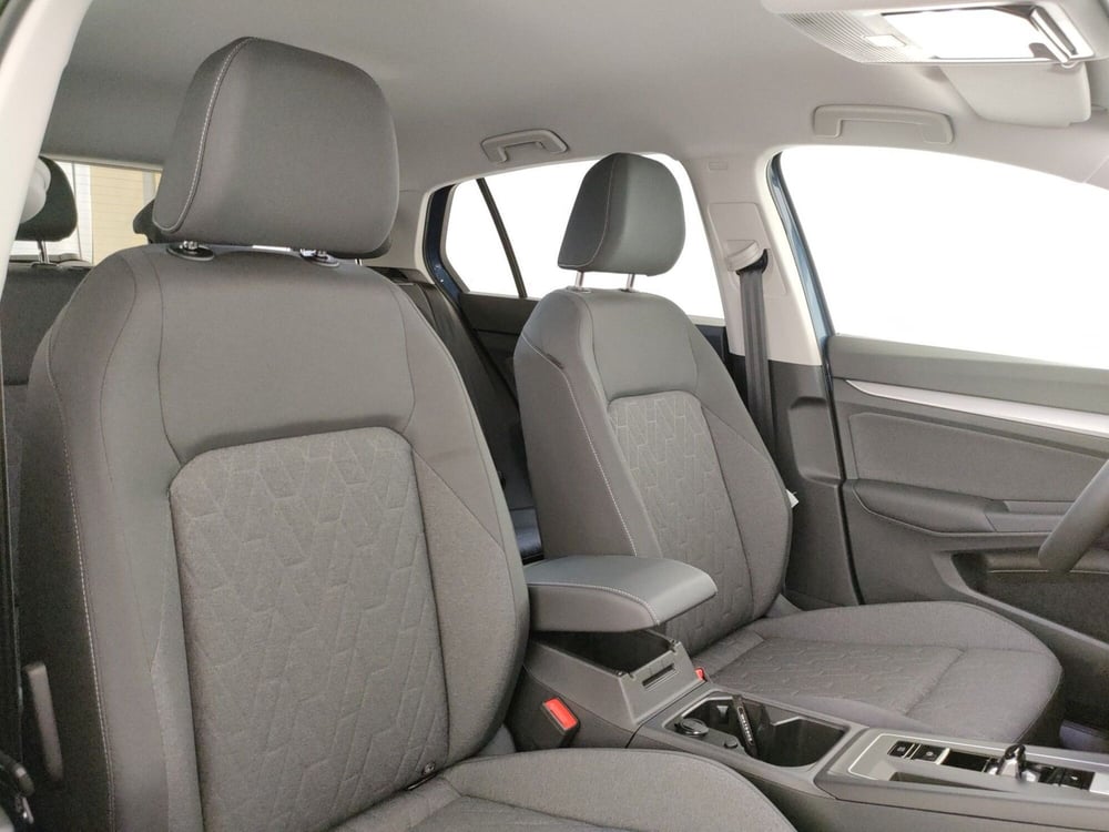 Volkswagen Golf nuova a Napoli (8)
