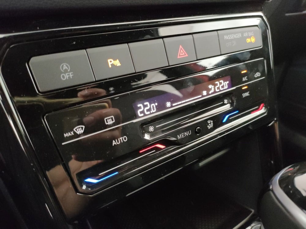 Volkswagen T-Cross nuova a Napoli (19)