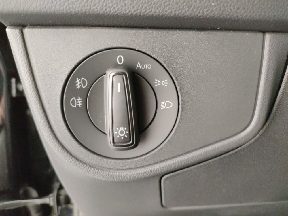 Volkswagen Taigo nuova a Napoli (12)
