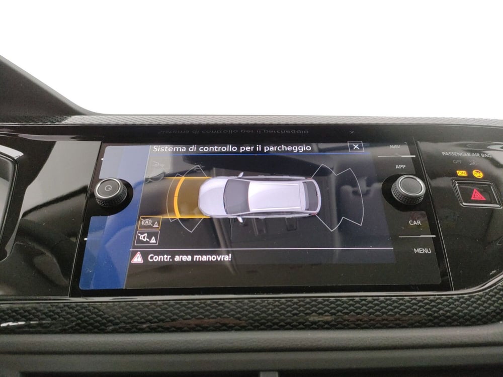 Volkswagen Taigo nuova a Napoli (16)