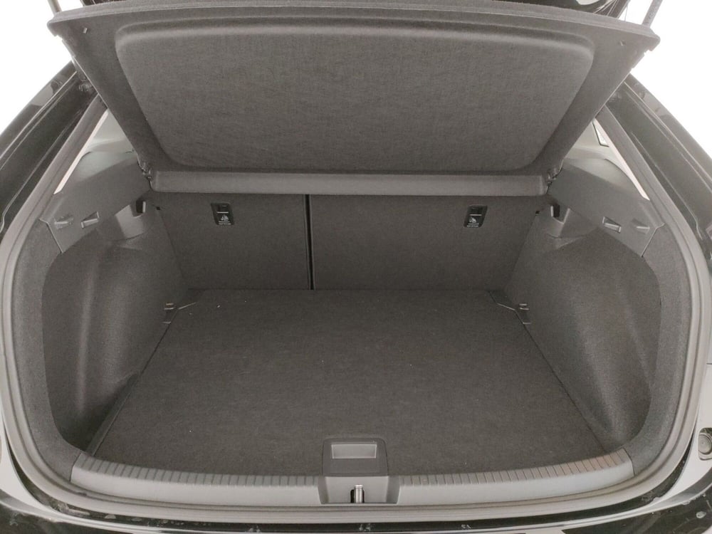 Volkswagen Taigo nuova a Napoli (20)