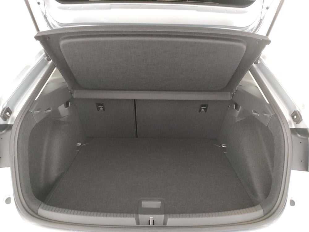 Volkswagen Taigo nuova a Napoli (19)