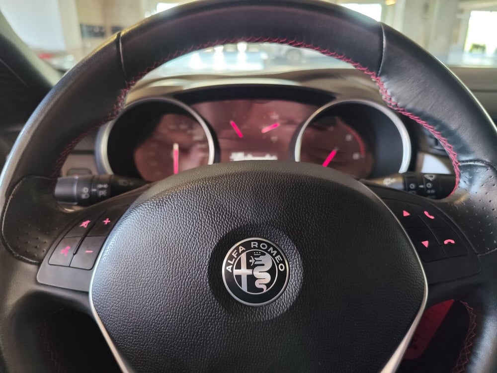 Alfa Romeo Giulietta usata a Milano (12)