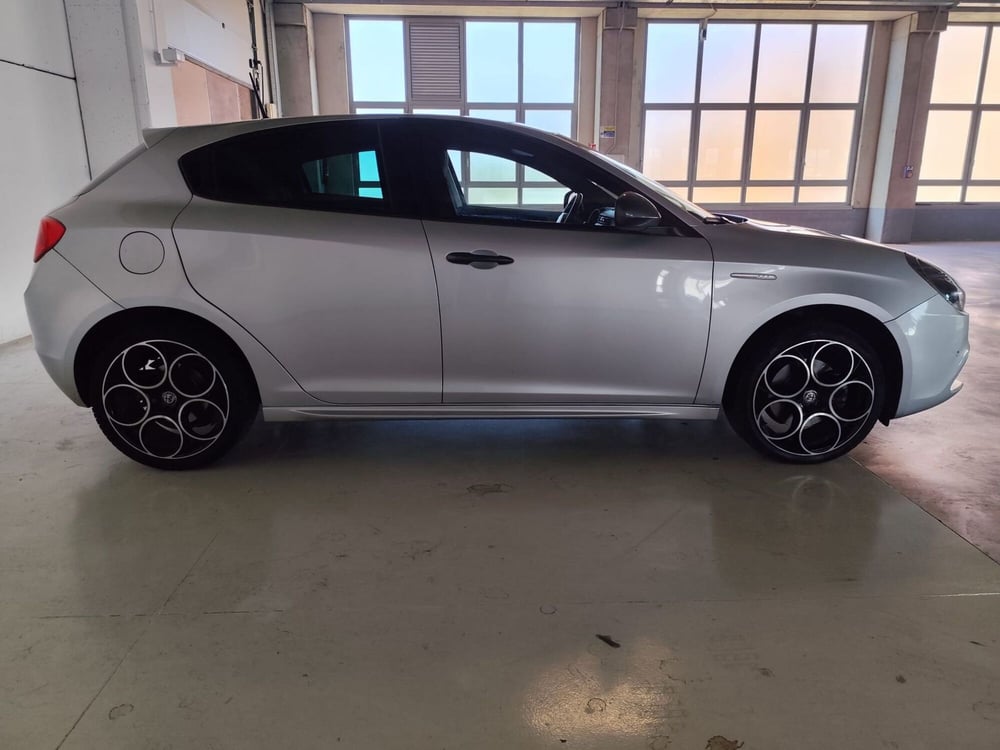 Alfa Romeo Giulietta usata a Milano (7)