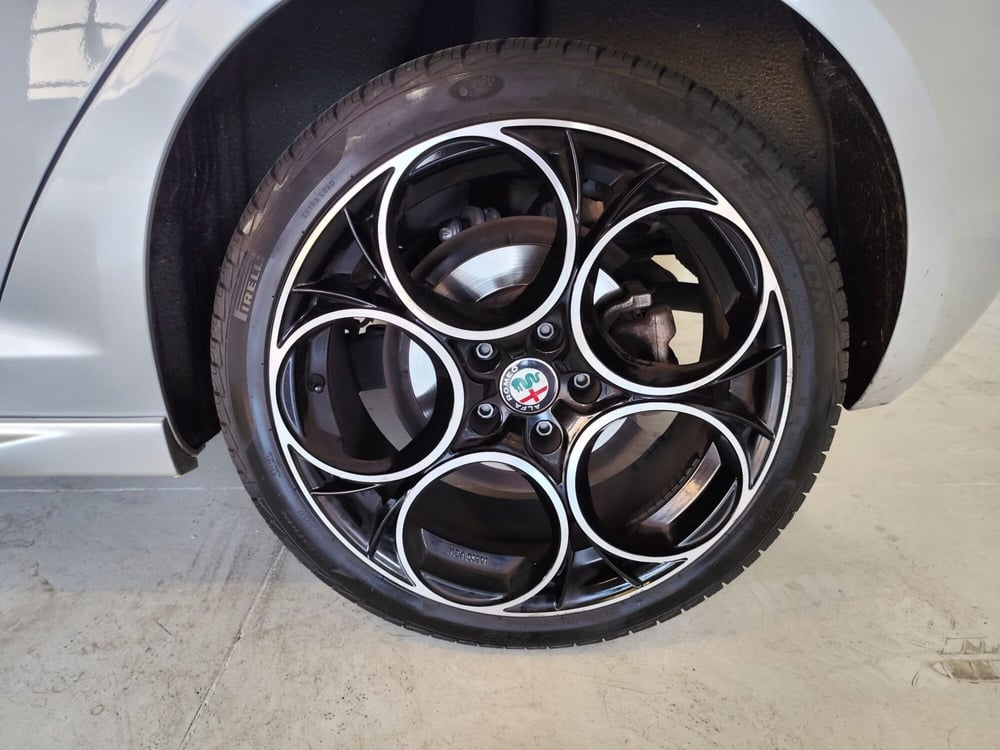 Alfa Romeo Giulietta usata a Milano (9)