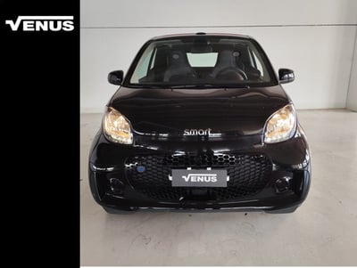 smart Fortwo Cabrio EQ cabrio Ushua&iuml;a del 2023 usata a Milano