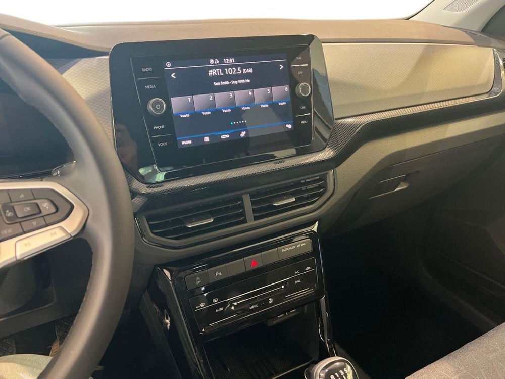 Volkswagen T-Cross nuova a Prato (14)